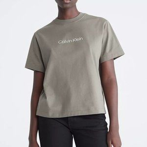 Calvin Klein Relaxed Fit Standard Logo Crewneck T-shirt